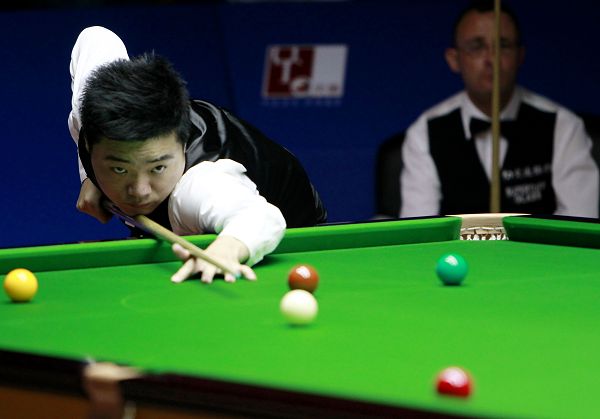 年轻才俊 年轻才俊