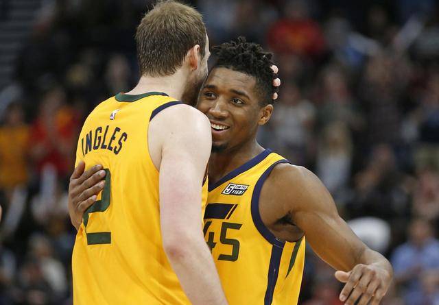 场上的一大 场上的一大