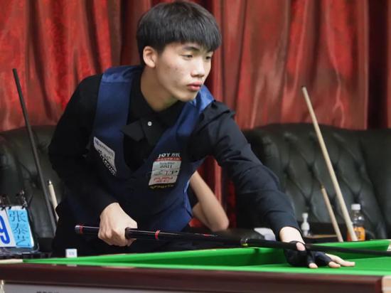 引入国际化 引入国际化